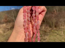 Charger et lire la vidéo dans la visionneuse de la Galerie, Perles en quartz rose, forme petit galet
