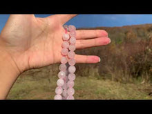 Charger et lire la vidéo dans la visionneuse de la Galerie, Perles en quartz rose facettées non transparentes entre 4 et 12mm
