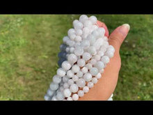 Charger et lire la vidéo dans la visionneuse de la Galerie, Perles en labradorite blanche entre 4 et 12mm LBD
