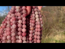 Charger et lire la vidéo dans la visionneuse de la Galerie, Perles en quartz rose entre 6 et 8mm QRQ

