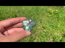 Charger et lire la vidéo dans la visionneuse de la Galerie, VENDU Coeur labradorite 19
