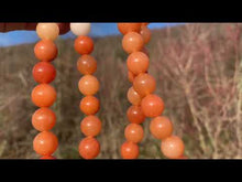 Charger et lire la vidéo dans la visionneuse de la Galerie, Perles en aventurine orange entre 4 et 12mm
