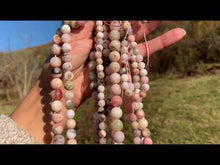 Charger et lire la vidéo dans la visionneuse de la Galerie, Perles en opale commune rose entre 4 et 10mm ORD
