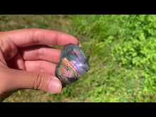 Charger et lire la vidéo dans la visionneuse de la Galerie, VENDU Coeur labradorite 13
