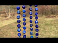 Charger et lire la vidéo dans la visionneuse de la Galerie, Perles en lapis-lazuli entre 8 et 10mm
