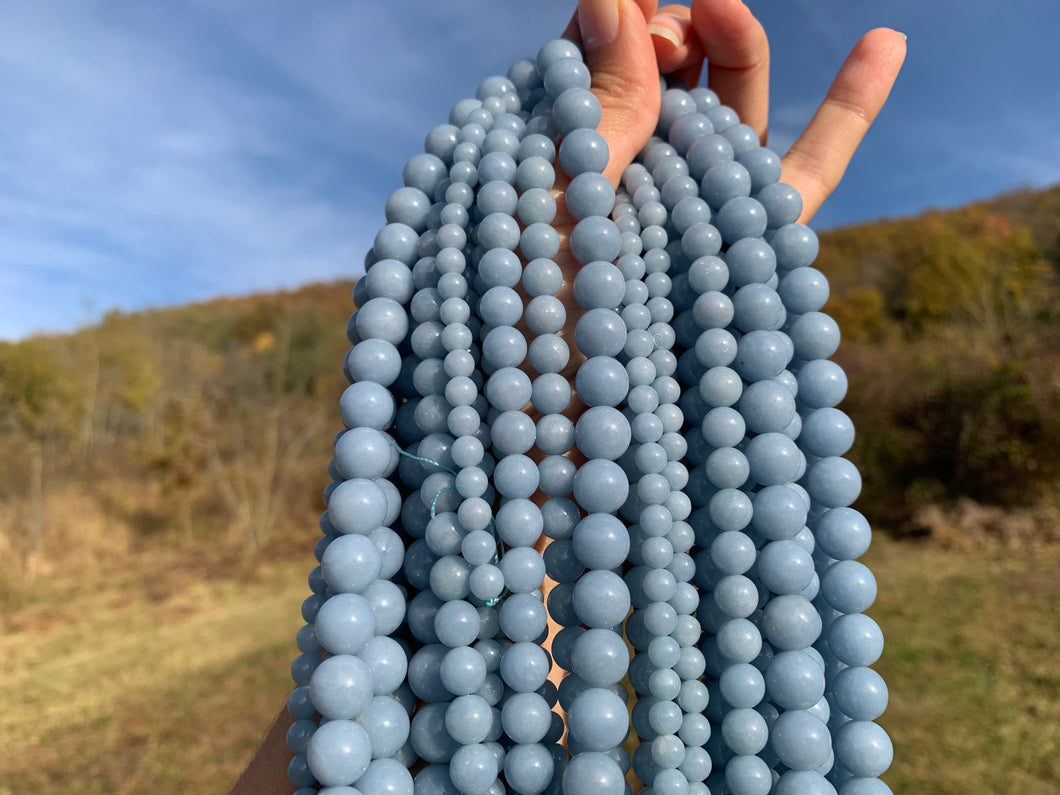 Perles en angélite entre 4 et 12mm