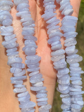Charger l&#39;image dans la galerie, Perles en agate blue lace, forme chips
