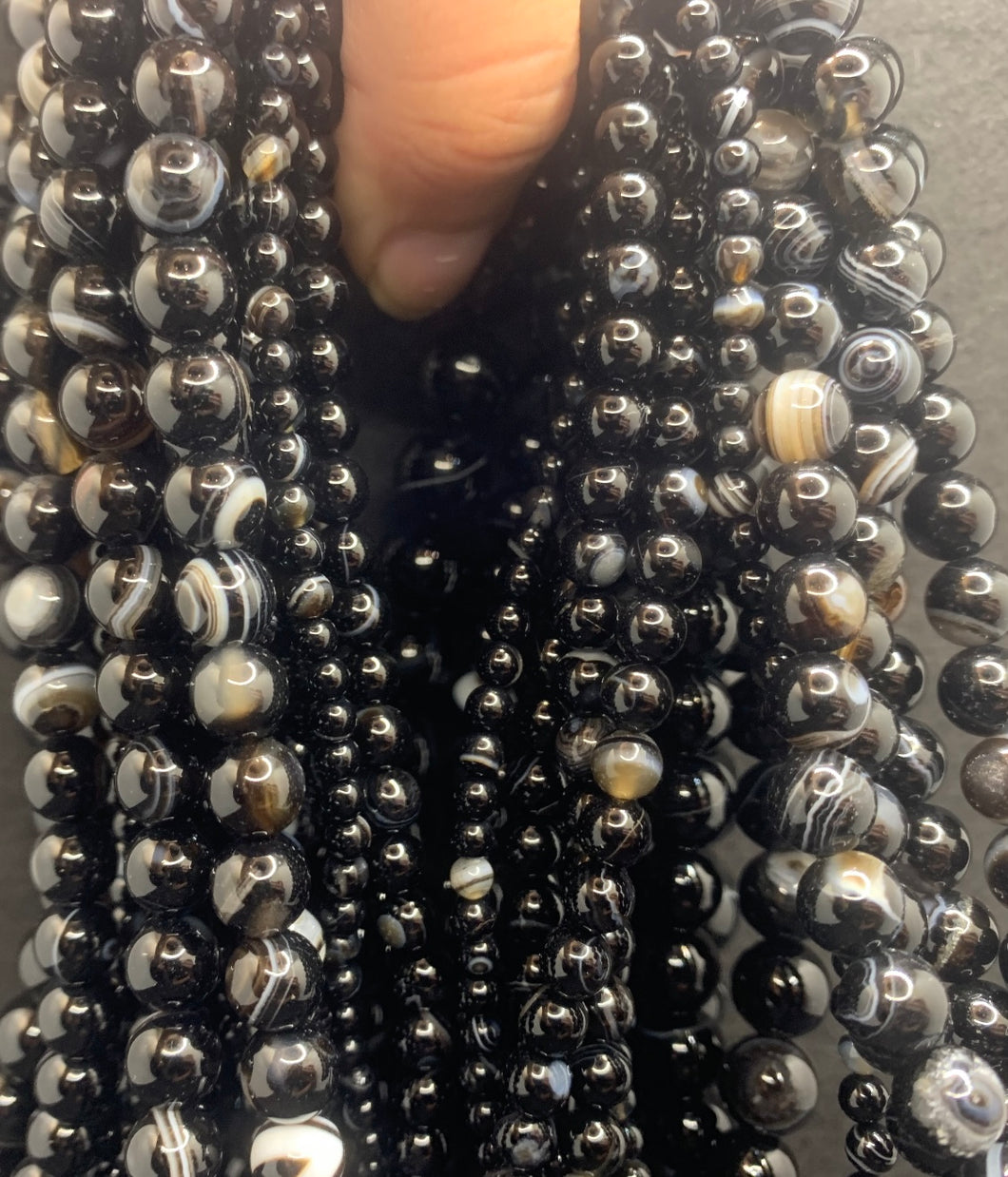 Perles en onyx entre 4 et 14mm