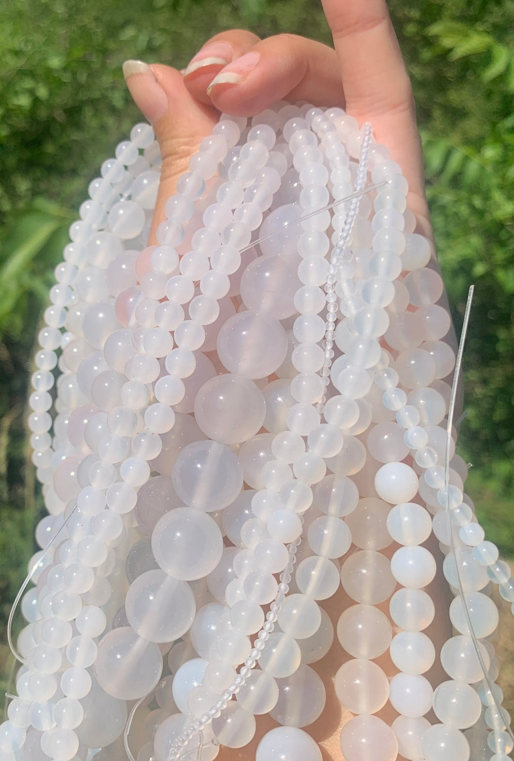 Perles en agate blanche entre 2 et 14mm