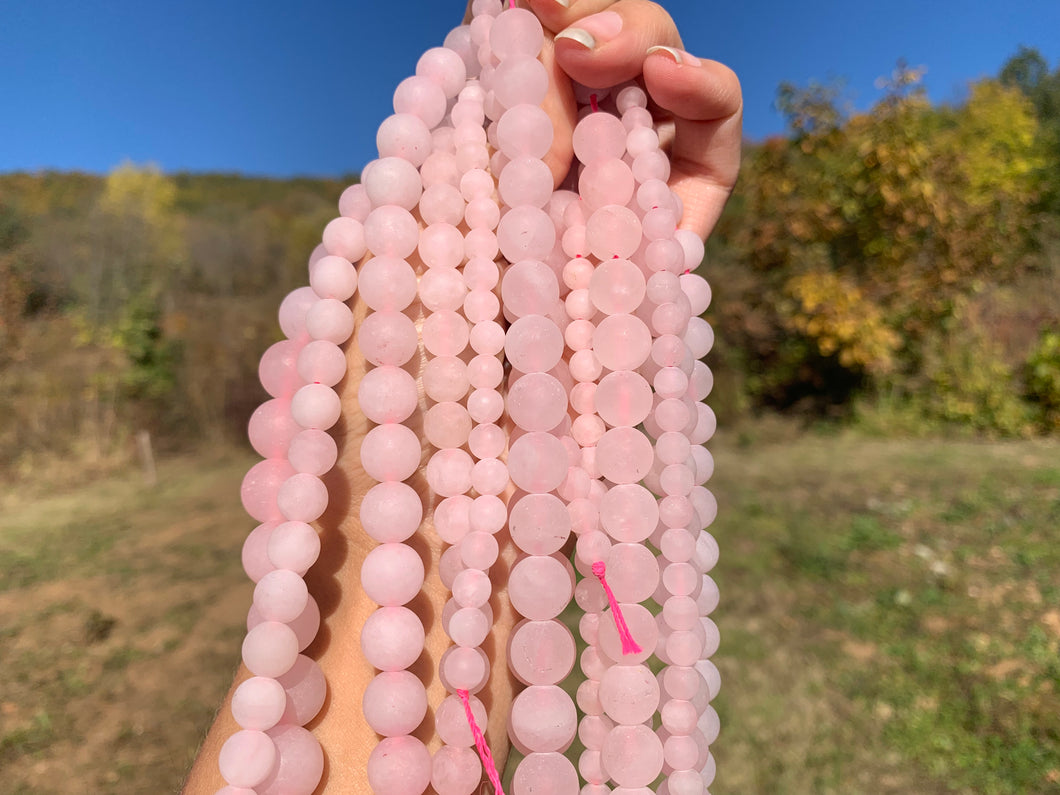 Perles en quartz rose mate entre 4 et 12mm