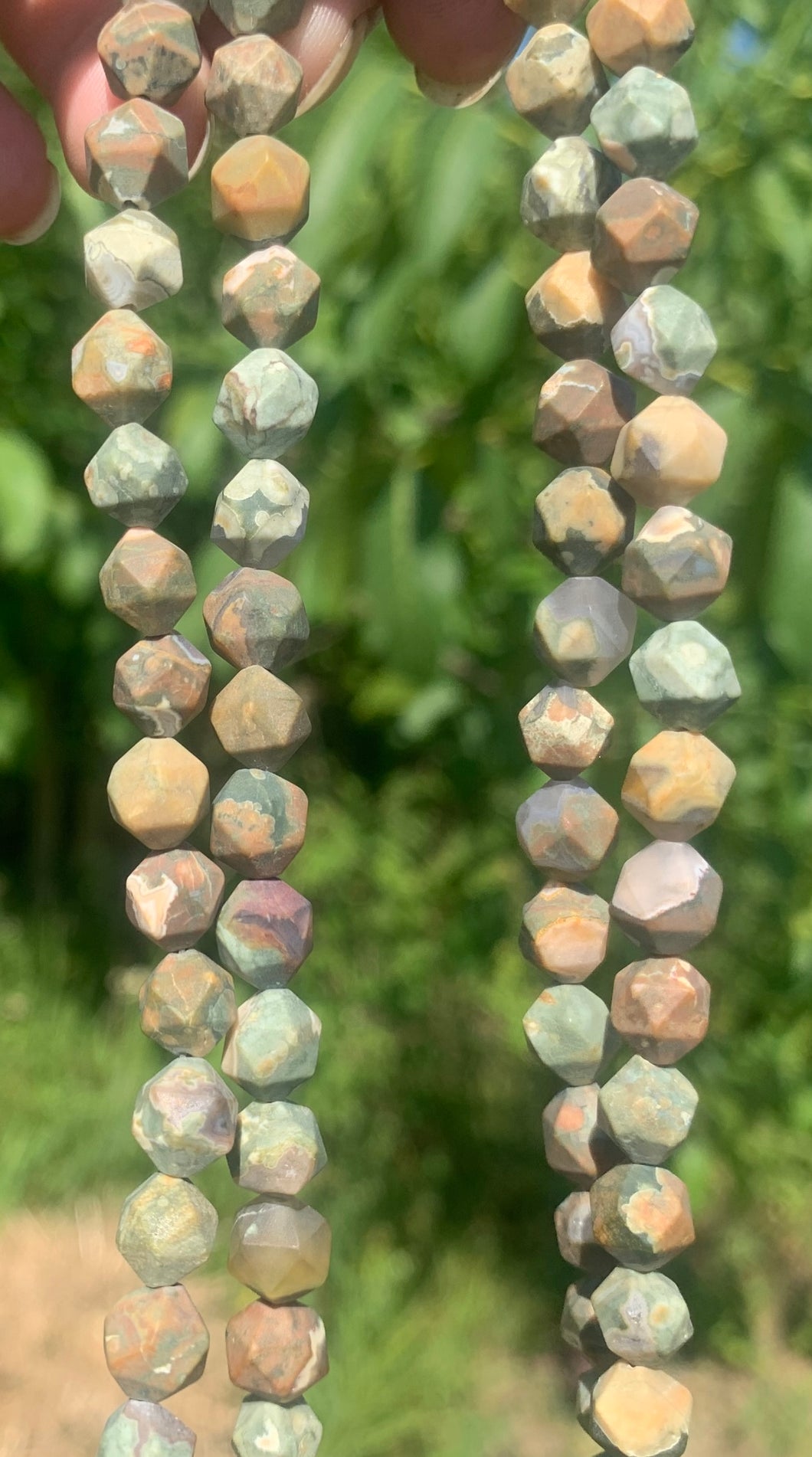 Perles en rhyolite, forme diamant 8mm